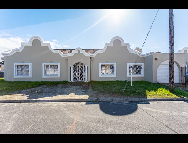 5 BEDROOM FREEHOLD SOLD IN CRAVENBY